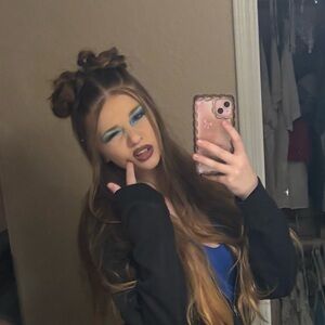 Meet your Posher, Ellie